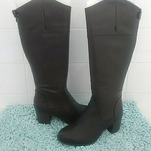 Brown knee high boot 👢